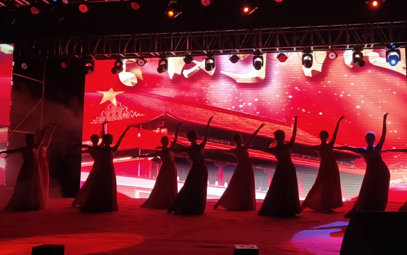 活动  【舞蹈】红色晚会节目歌伴舞《在灿烂的阳光下》| 赵四同学