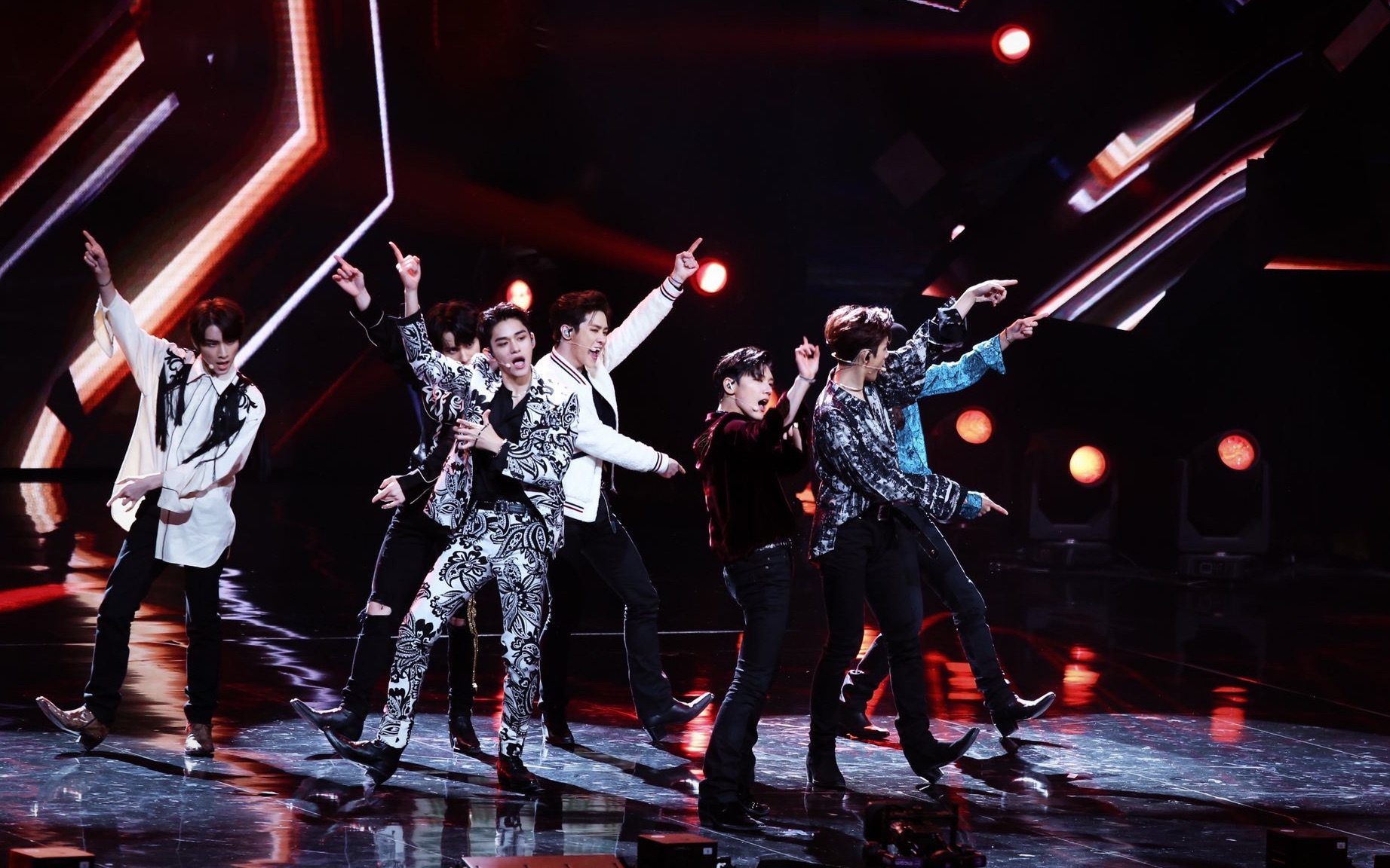 【威神v】威神v的国内首综名场面_哔哩哔哩 (゜