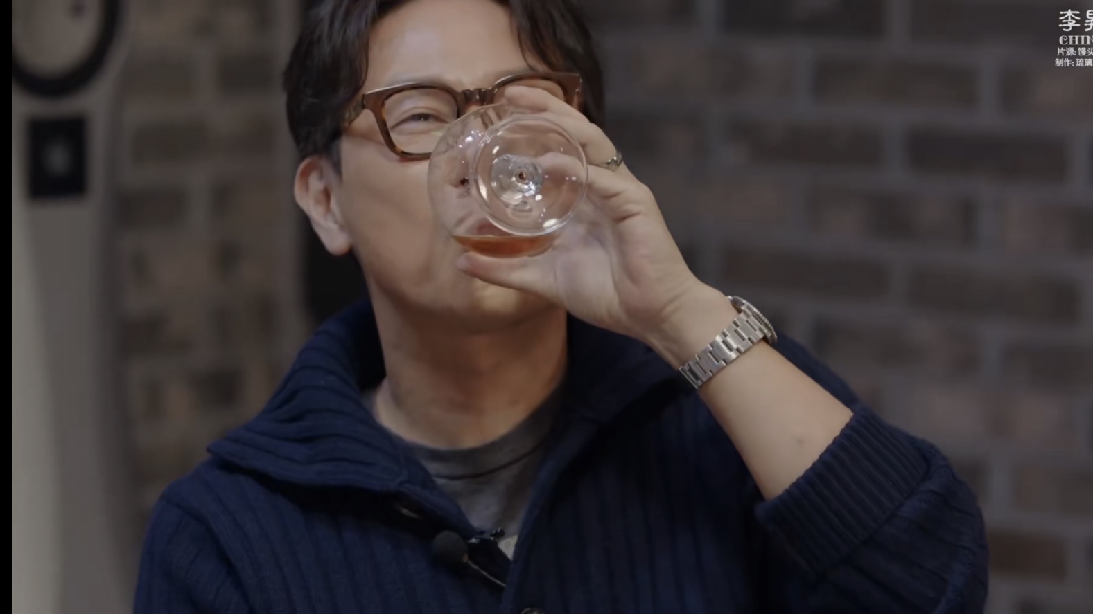 【尹钟信】酒桌坐唱《疲惫的一天》