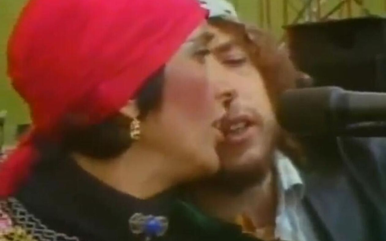 [图]Bob Dylan & Joan Baez "Blowin' In The Wind"