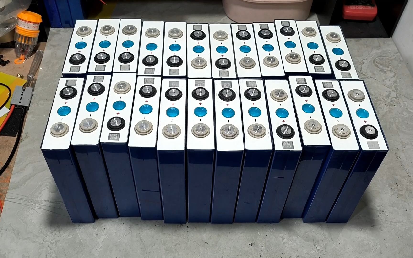 做一组72v100ah磷酸铁锂电池给三轮车拉重货用,动力足,安全耐用