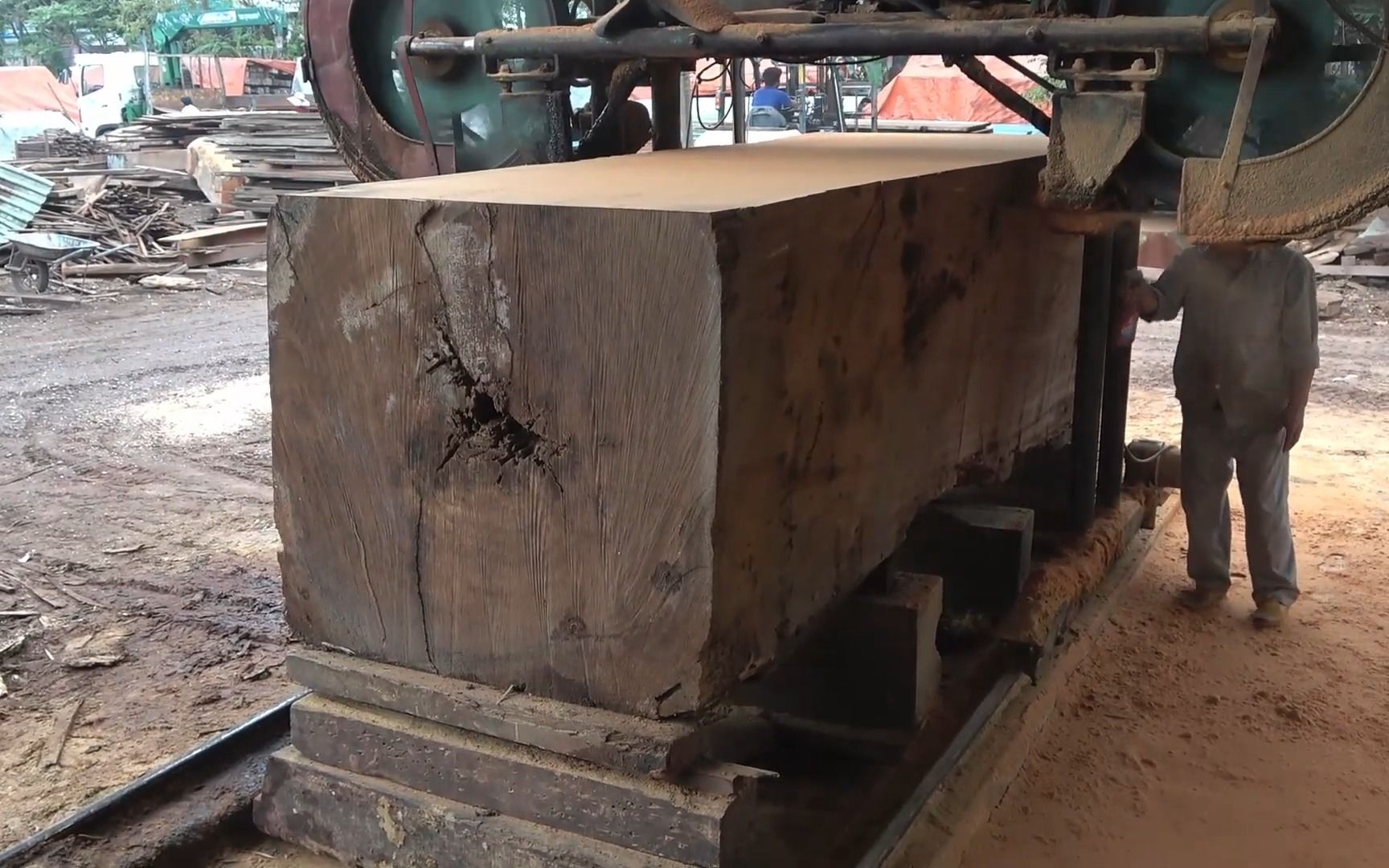 木材锯木厂 - 锯木厂切割方木原木