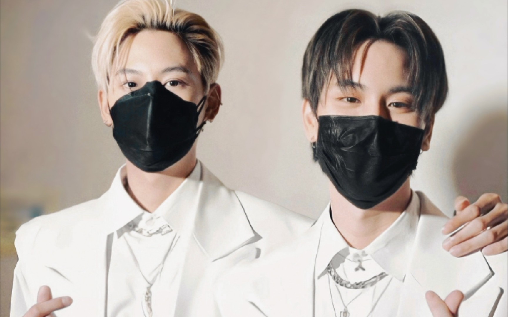 [boun·prem]那个转身真的鲨疯我,可惜画面不够清晰!