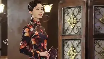 这么好看的旗袍里，竟然穿了三条秋裤