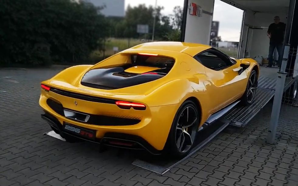 法拉利v6混动:296 gtb