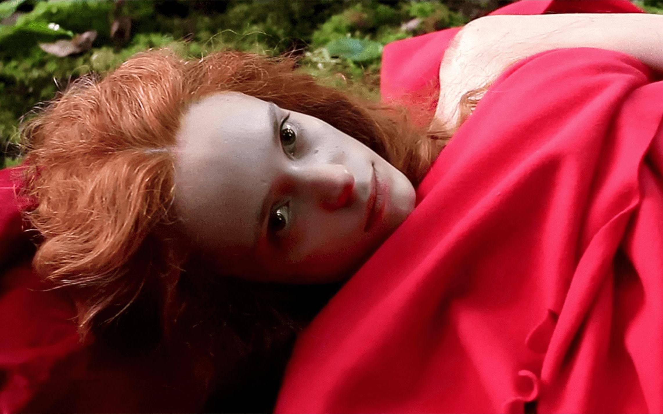 黑色童话,老太太喝了巫婆的奶成为绝色美女,成为国王的皇后