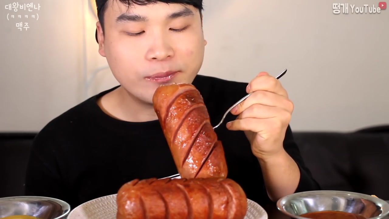 [图]【超级大大大大香肠】Big Vienna sausage and beer mukbang