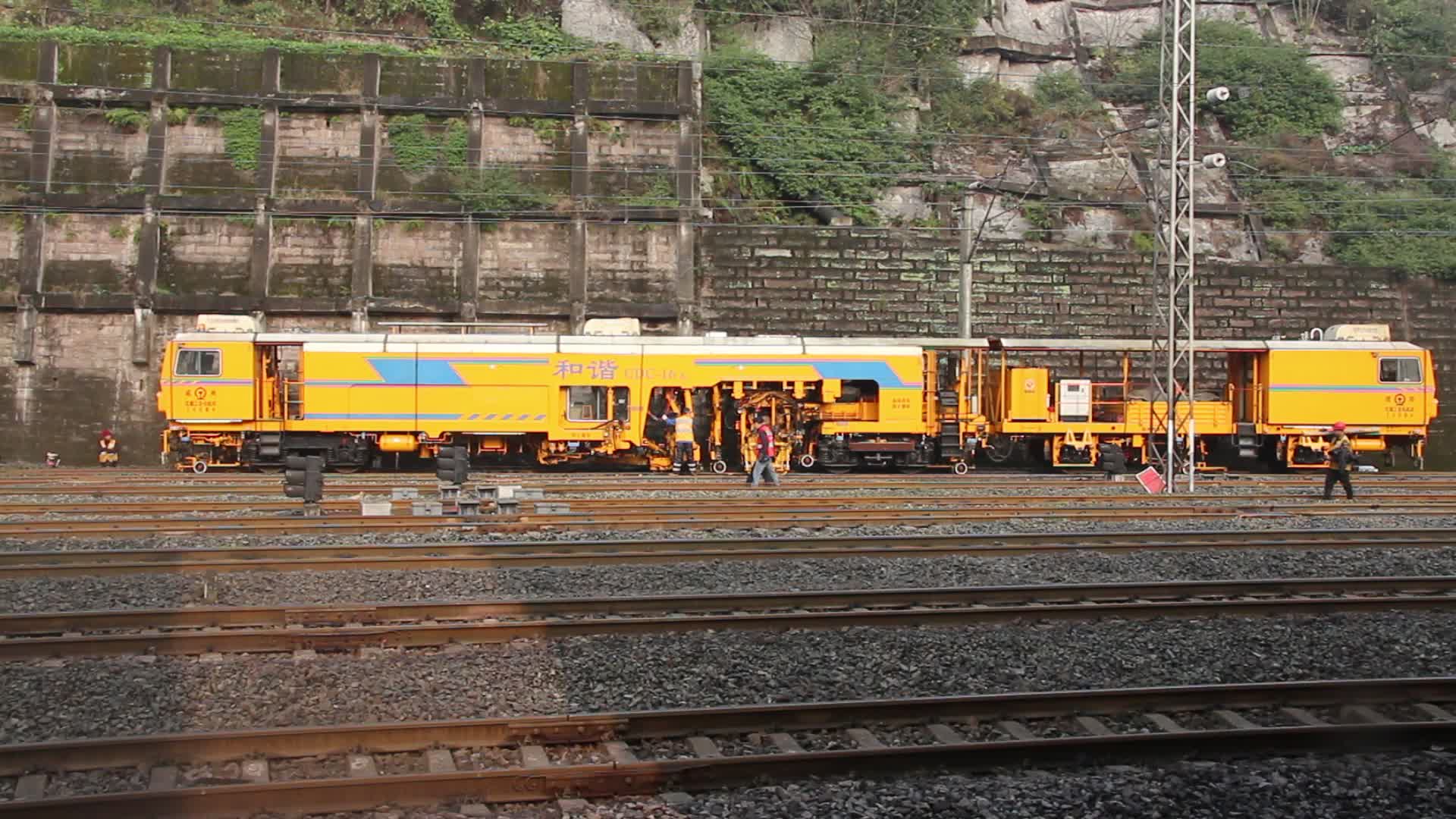 (元旦)成都工务大机段轨道养护作业中(二)_哔哩哔哩 (゜-゜)つロ 干杯