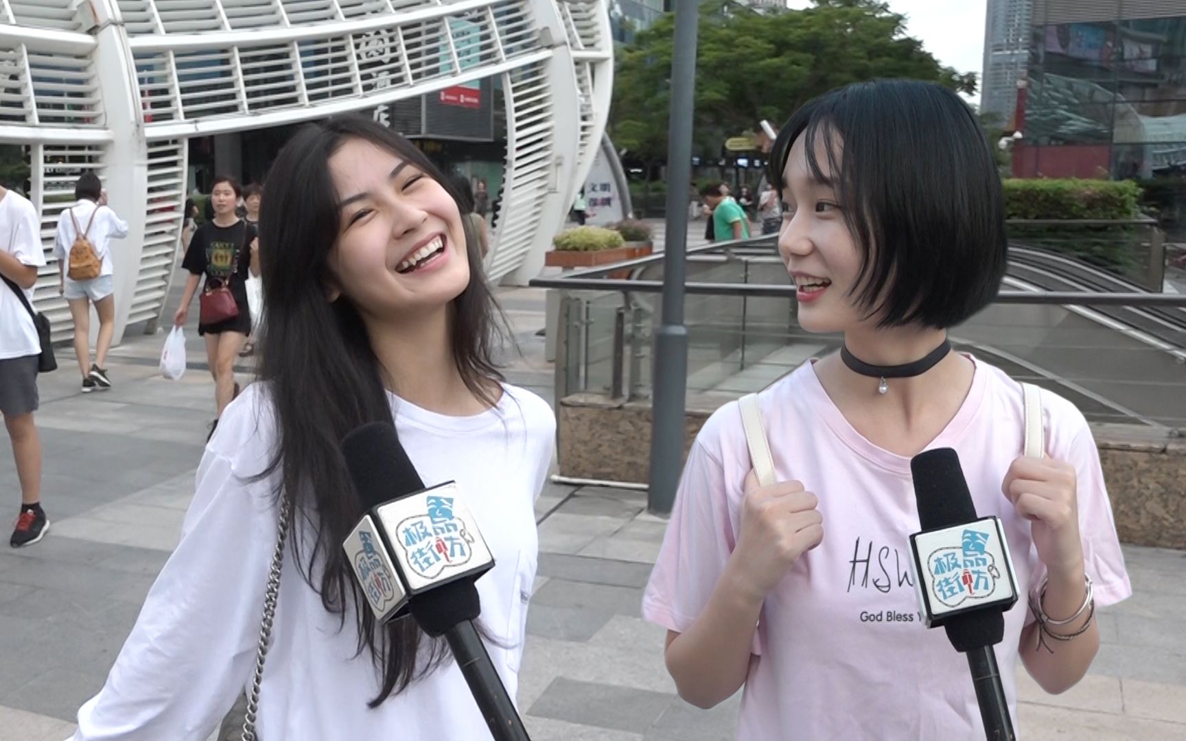 极品街访:为什么很多漂亮女生都单身?因为帅哥都有男朋友了!