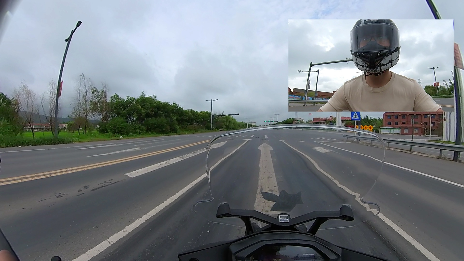 insta360 one x2摩托车上路实拍