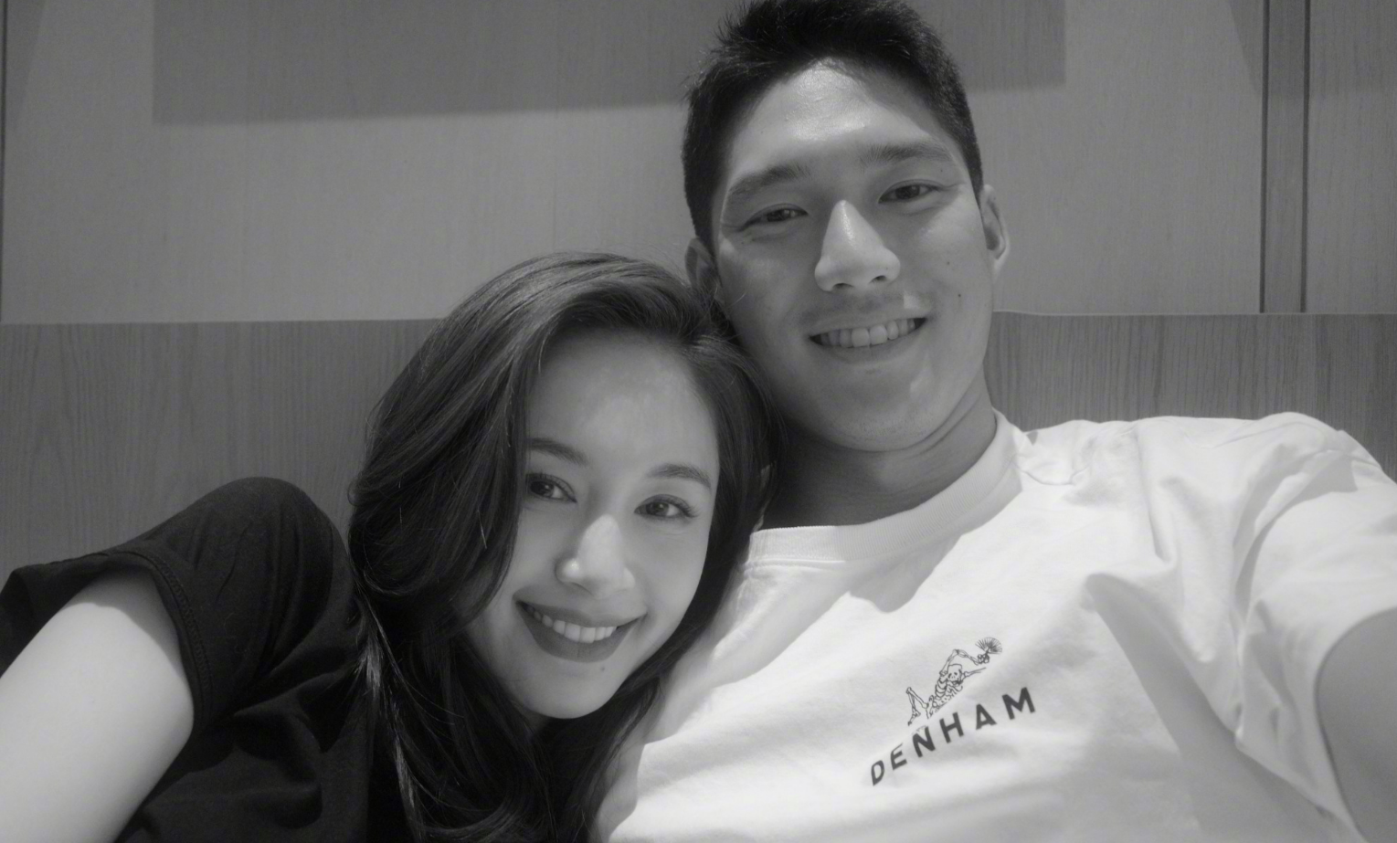 王子文罕见晒与男友合照,嘴角甜笑满脸幸福,吴永恩侧脸帅气依旧