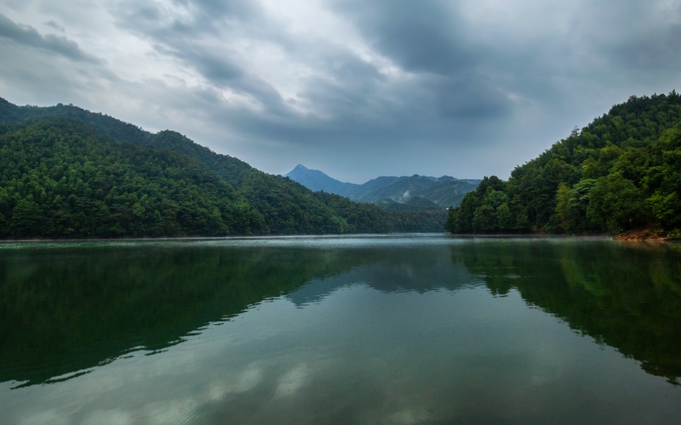 江背乌川湖风景区图片