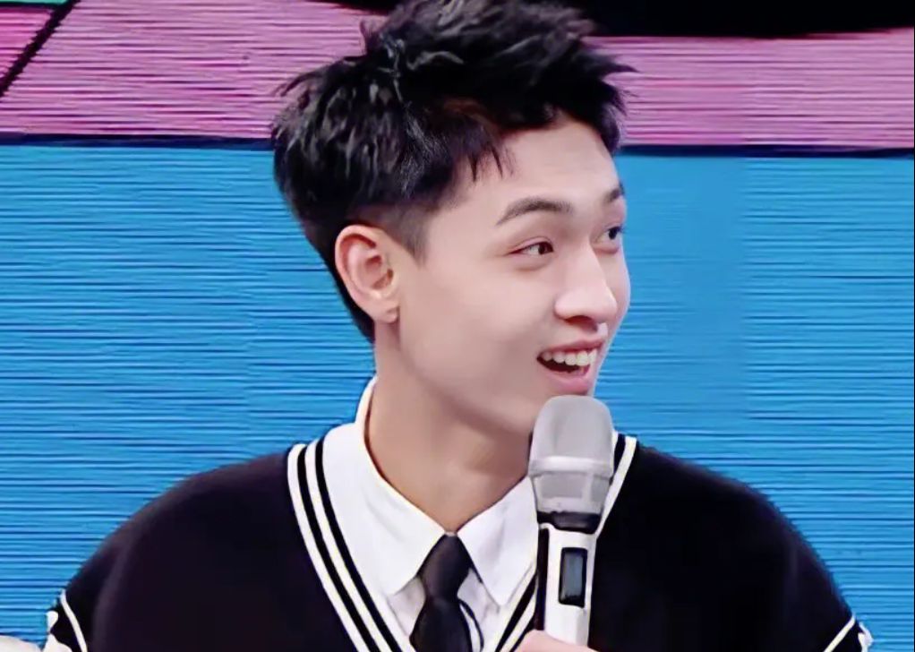 秦霄贤演我一次见偶像