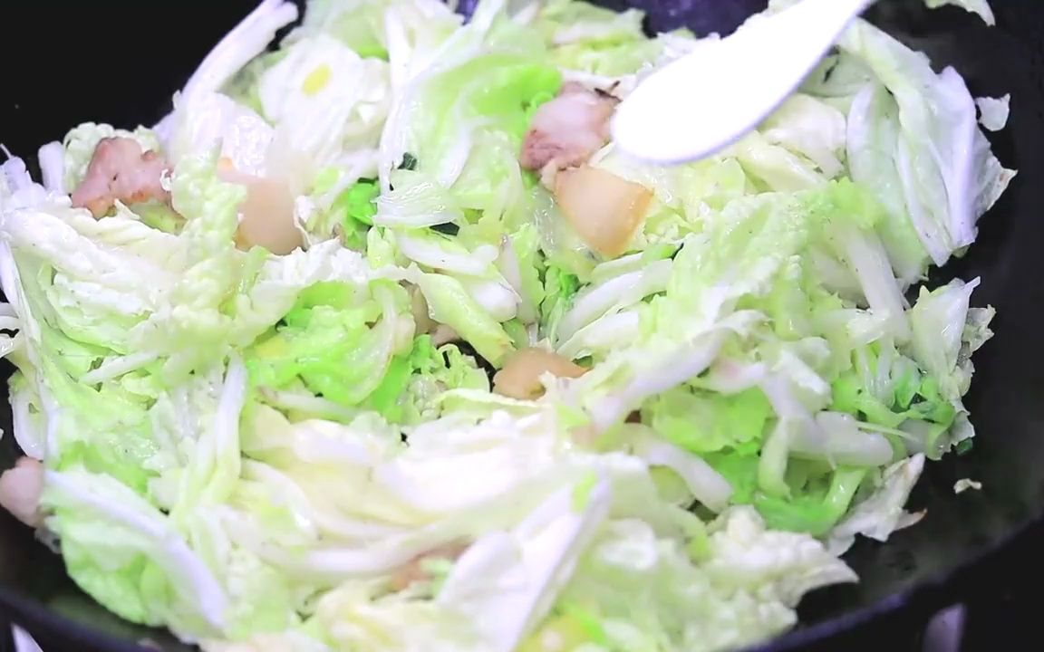 平菇搭配白菜,简单一做就是香,我家一周吃6次都不腻