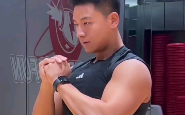 阳光男盆友教你健身