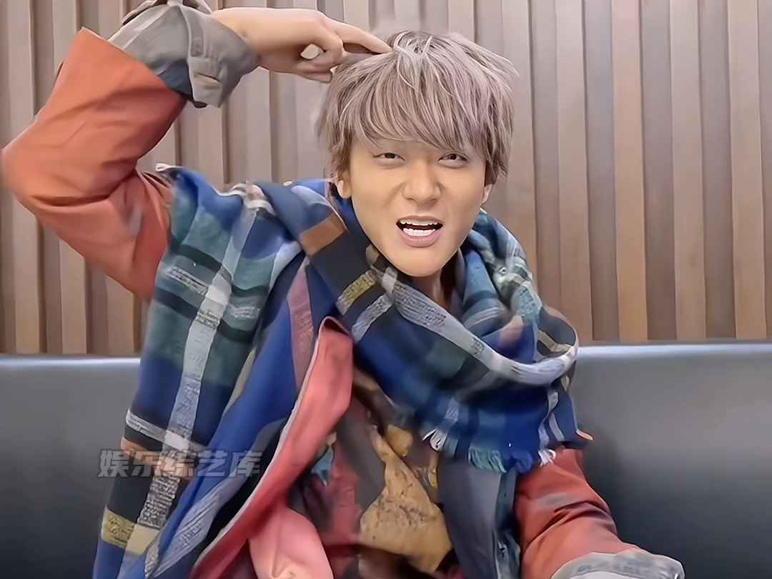 纹身师曝料给黄子韬纹错了 不小心把9纹成了6,还好后面想办法补救 