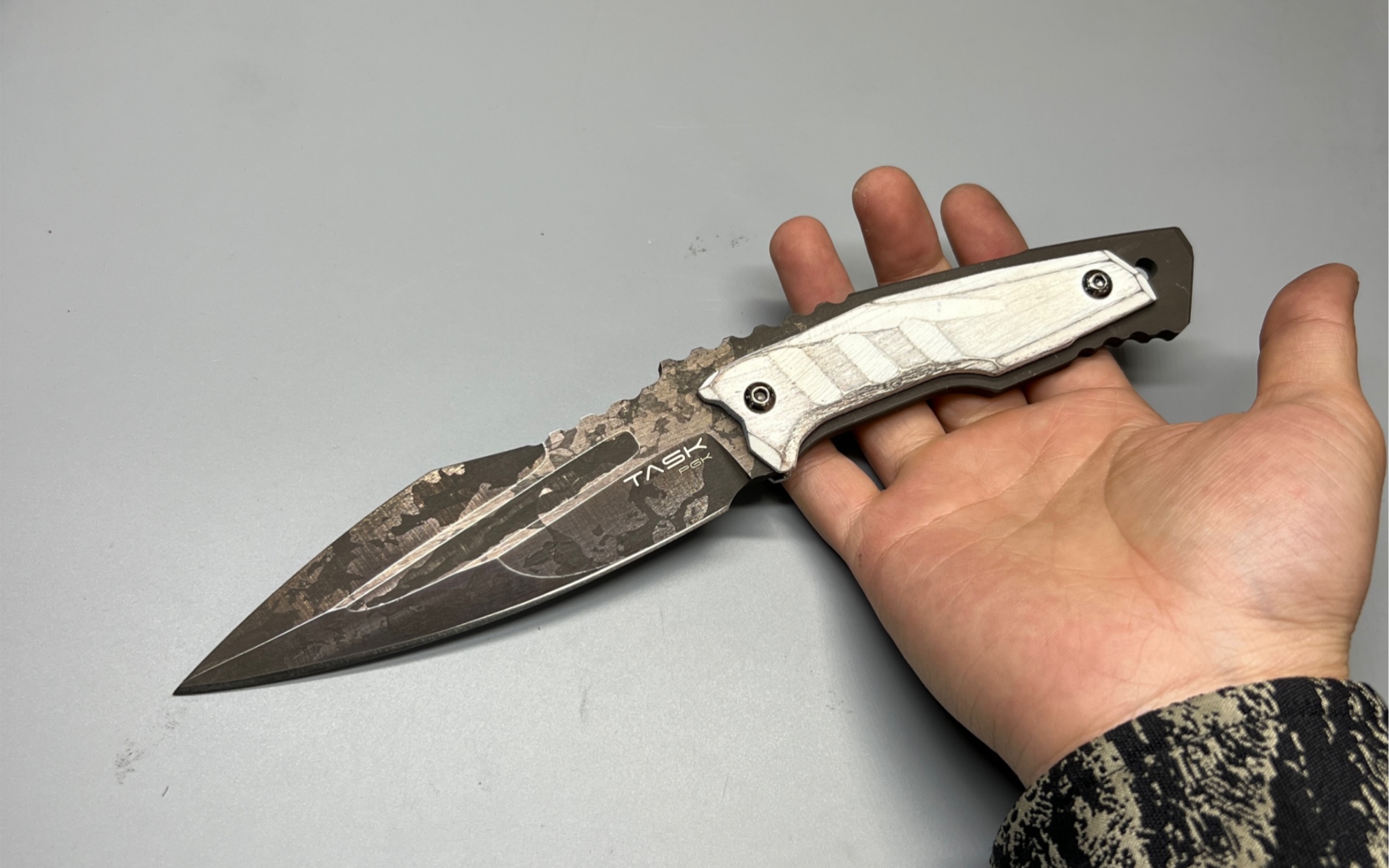 俄罗斯老表 task 战术分段 3v 水果刀