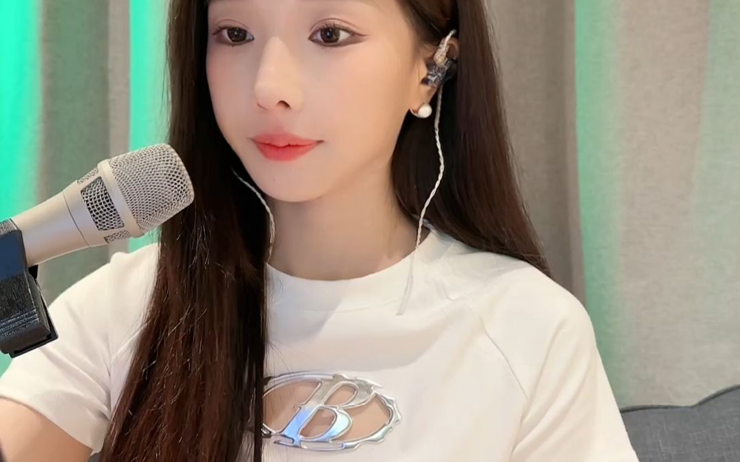 抖音王小草20231026