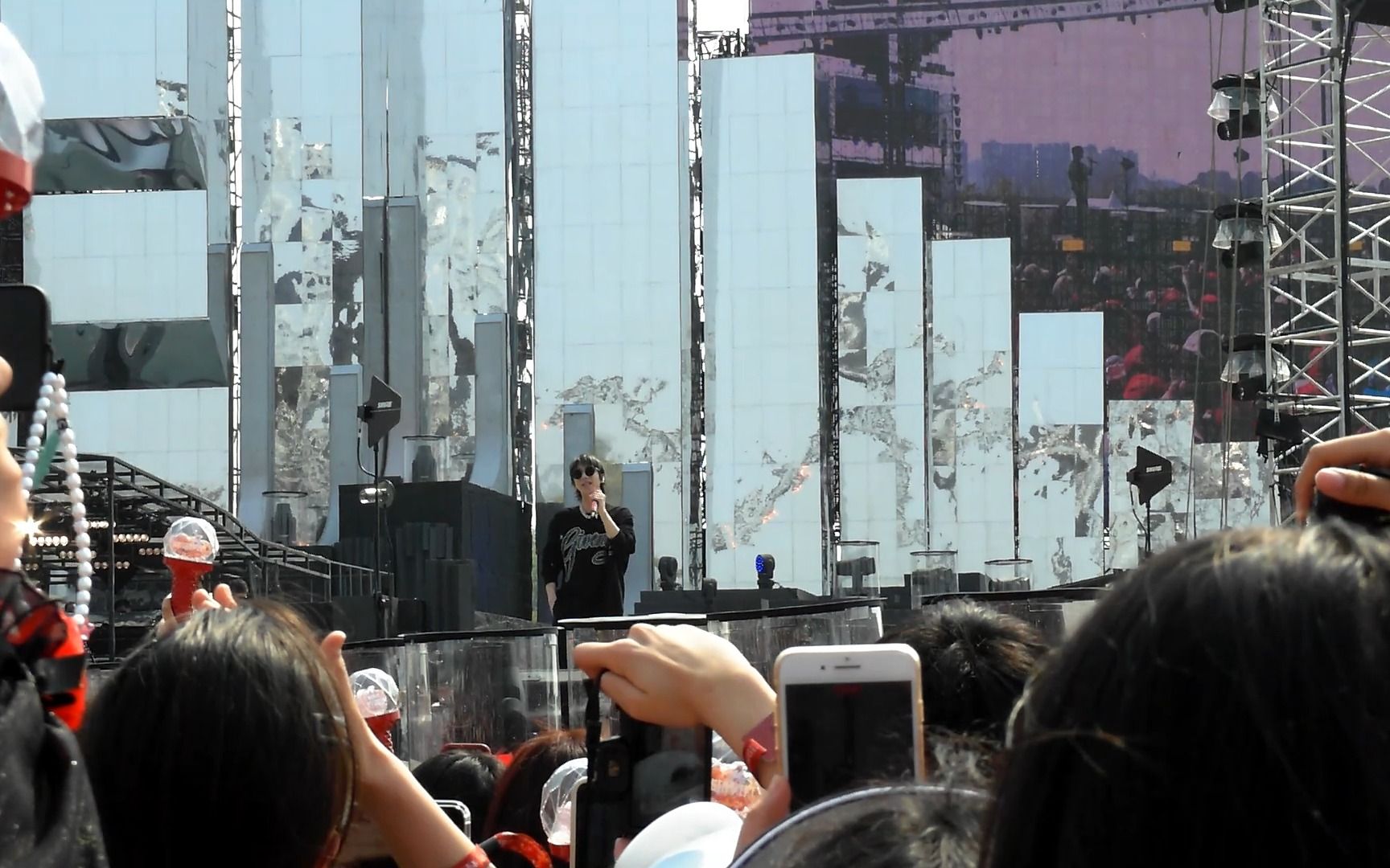 【华晨宇】23.04.08 mars concert in hangzhou《无聊人》