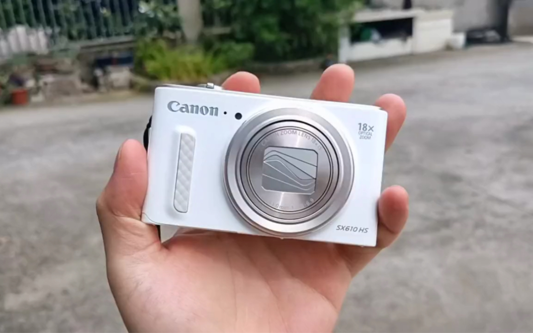 佳能长焦奶白相机可以拍月亮夕阳