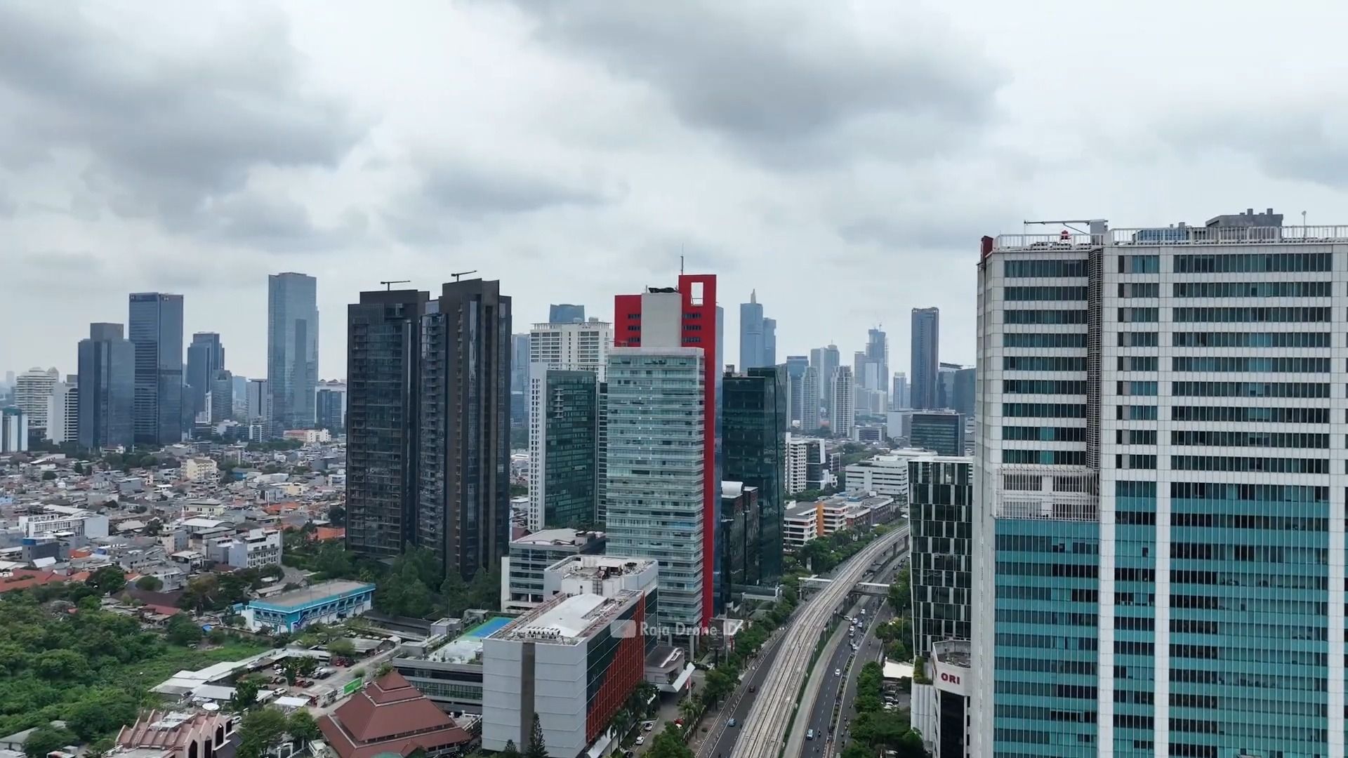 东南亚第一大城市:印度尼西亚雅加达2024年航拍(1)