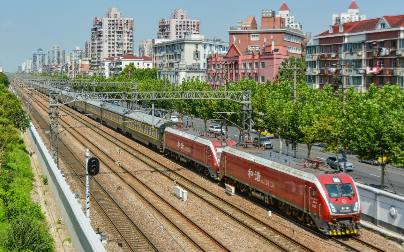 上局沪段hxd1d 0134 0593双机牵引客车z195次(太原~上海)上海站接近