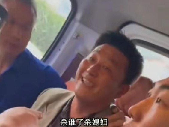 轰动全国的海城灭门案:老实人怒杀妻女丈母娘,笑着走向警局自首