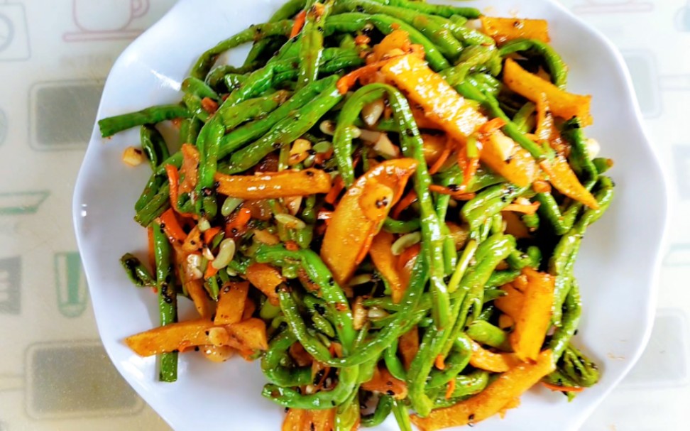 朝鲜族拌豆角,香辣咸鲜,简单的食材,独特的风味,满足味蕾!