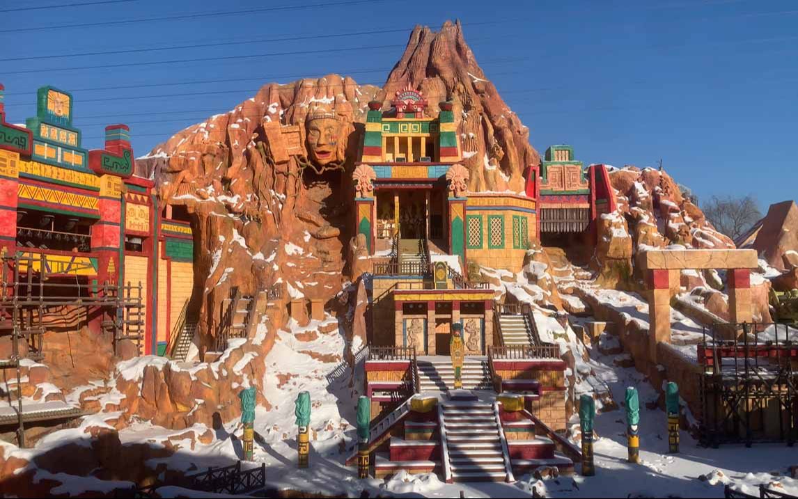 雪后的北京欢乐谷-玛雅天灾