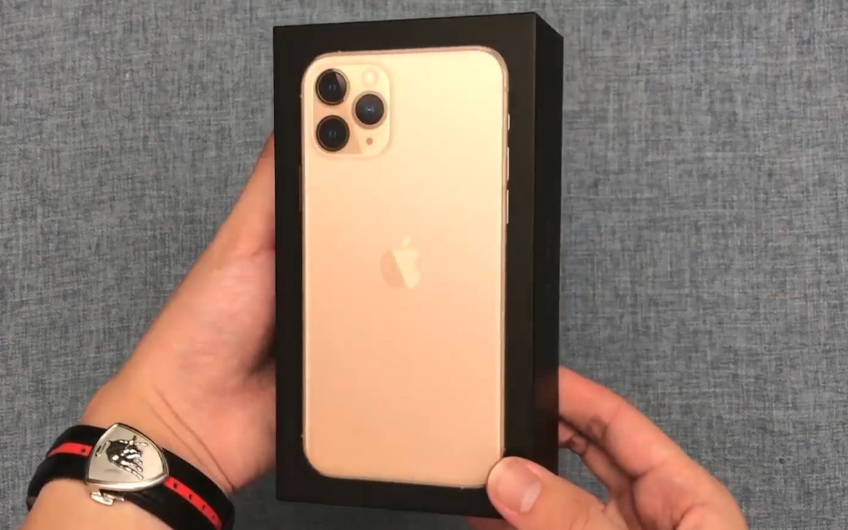 7599元买的iphone11 pro开箱,打开盒子的那一刻:这是iphone吗?