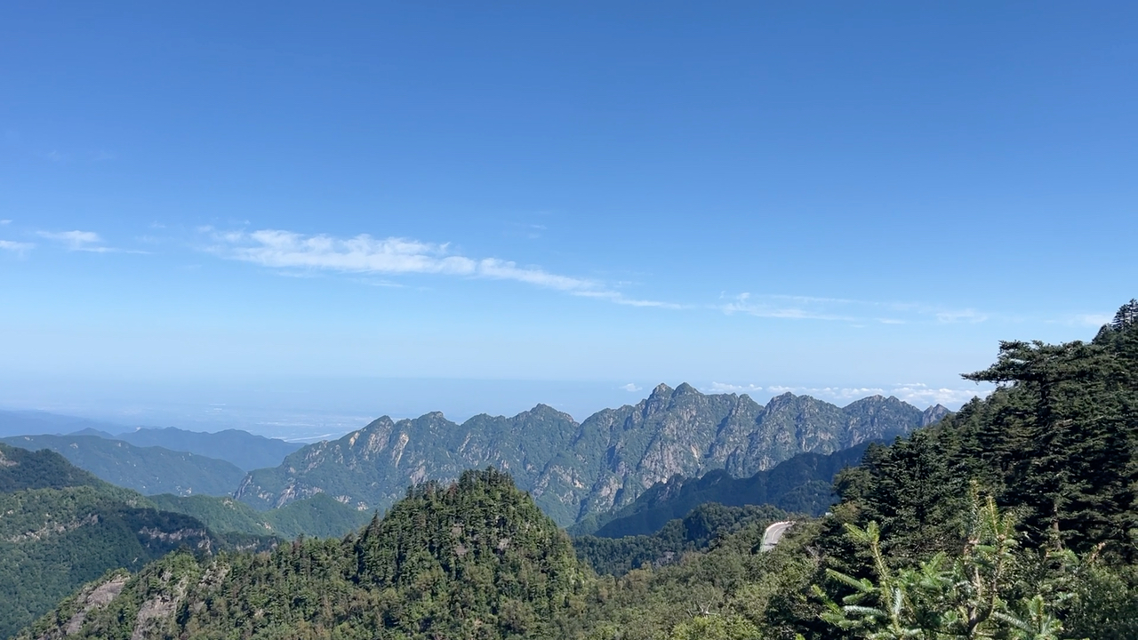 秦岭太行山中间的山图片