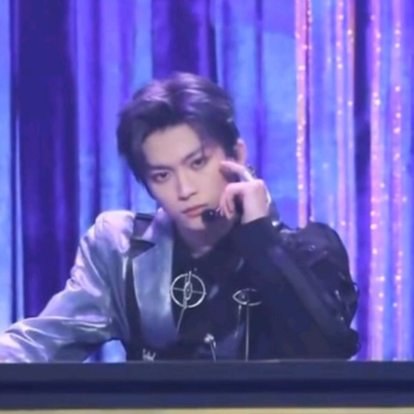 青春有你3 梓渝 舞台記彔 一起来回顾下#梓渝的主题曲直拍~ #青春有你3 #shorts - YouTube