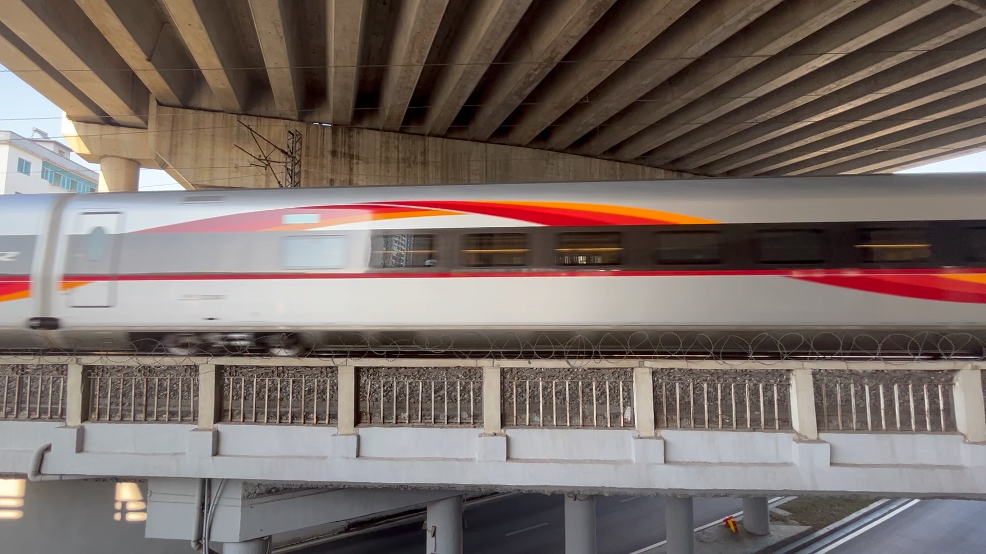 南局南段cr400af-z-2302 2303重联担当g1389(上海虹桥—南昌)通过江铃