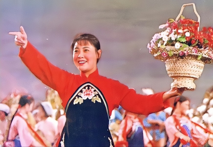 郭兰英 演唱 南泥湾 片段