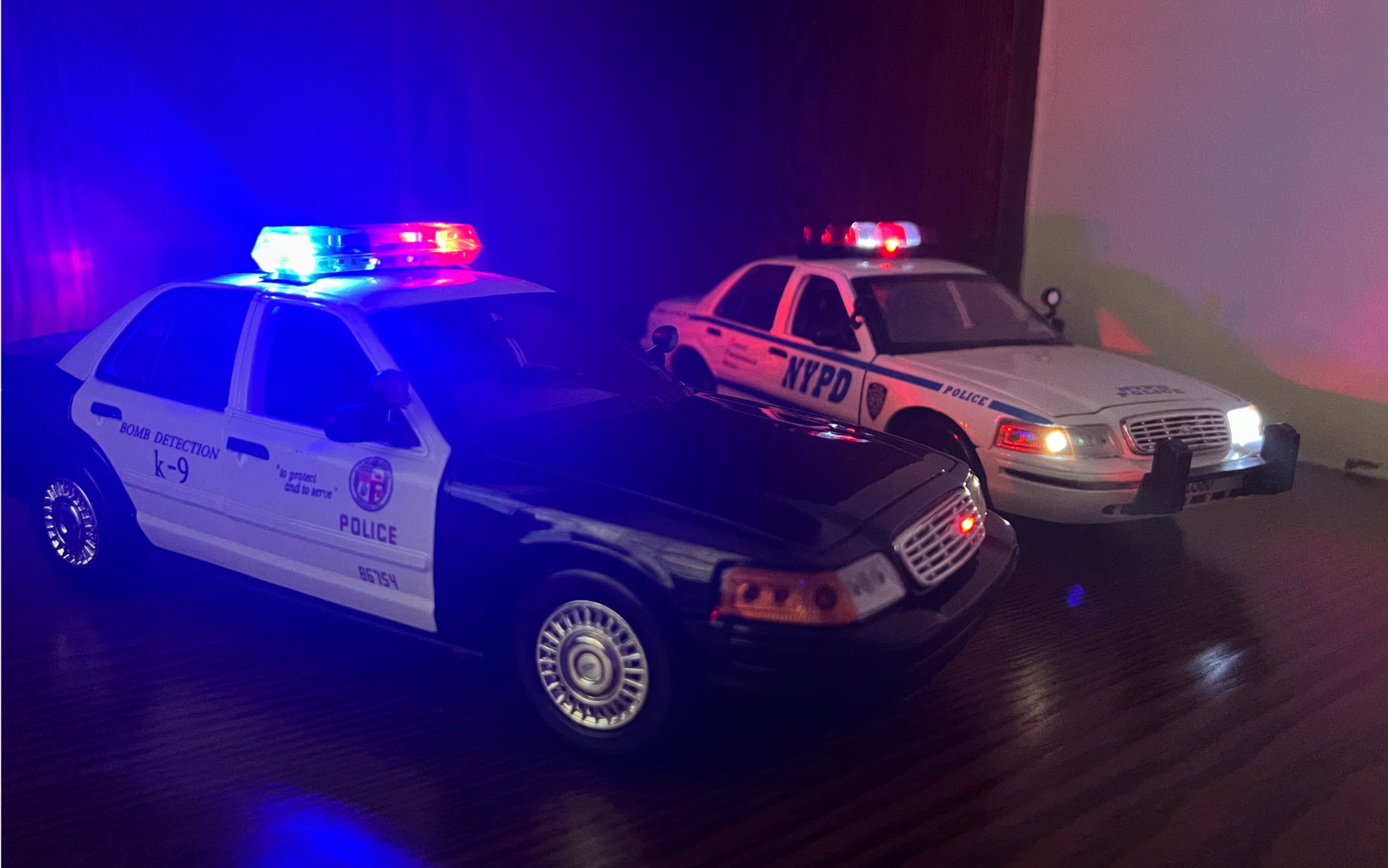 福特维多利亚皇冠 lapd cv和nypd cv 1:18警车模型改装灯
