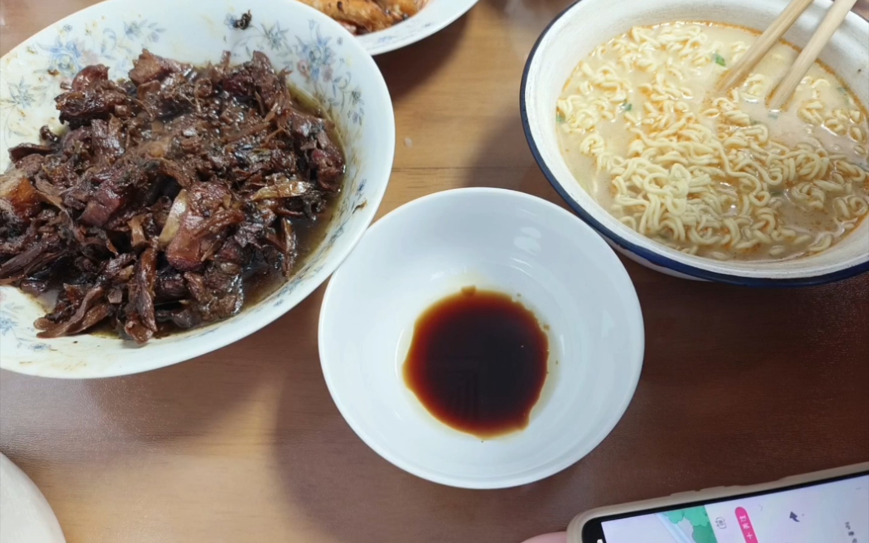 没烧饭,正好吃方便面,解解馋