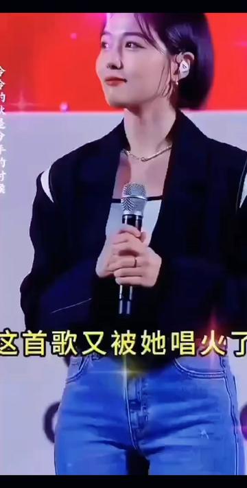 [图]＃李英一首伤感情歌《Li∨e合唱版》《冷冷的秋是分手的时候》旋律忧伤＃句句深情入心！唱哭了有缘人！热歌推荐🔥 敬请欣赏！🌹🌹