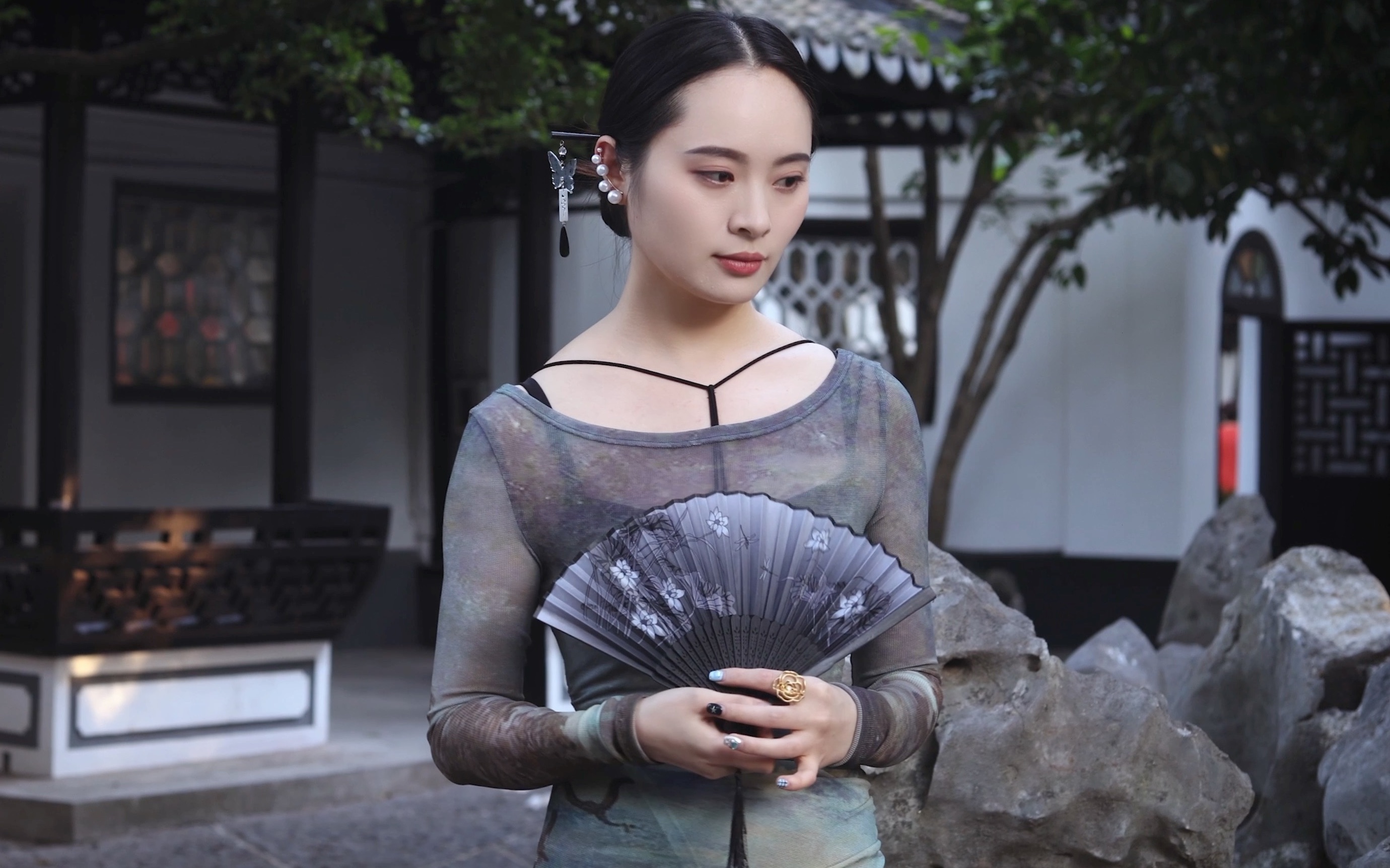 【4k】气质高雅美女模特的人像视频