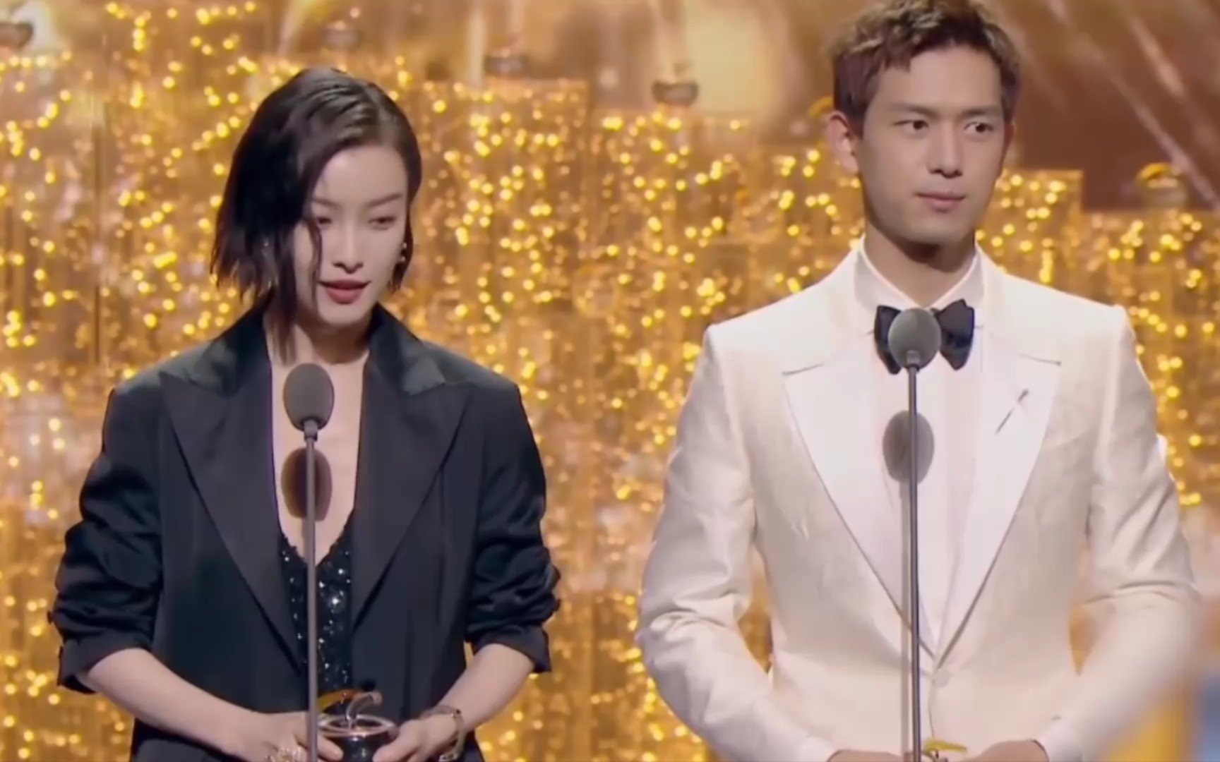 【倪妮】【李现】李现把倪妮夸害羞了 李现好会夸人 在今晚东方卫视