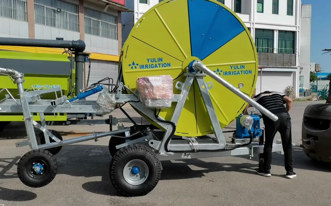 客户来提卷盘喷灌机,抗旱浇地神器喷灌机