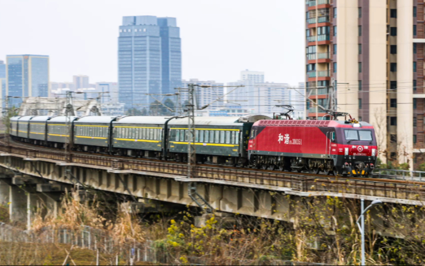 「中国铁路·宁蓉线-遂成段」成局重段hxd3d-0351牵引k487次接近成都