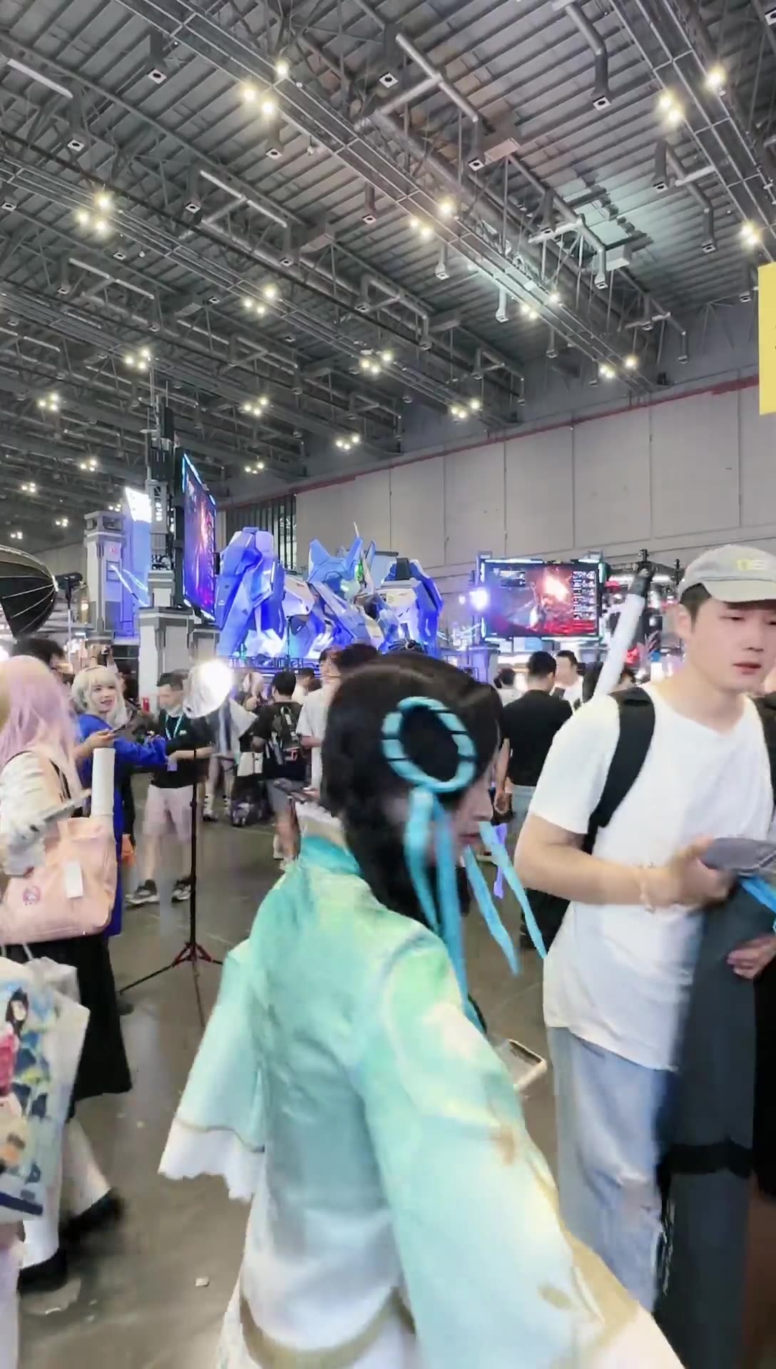 【4k】 2024-07-12 凡凡不烦直播回放()