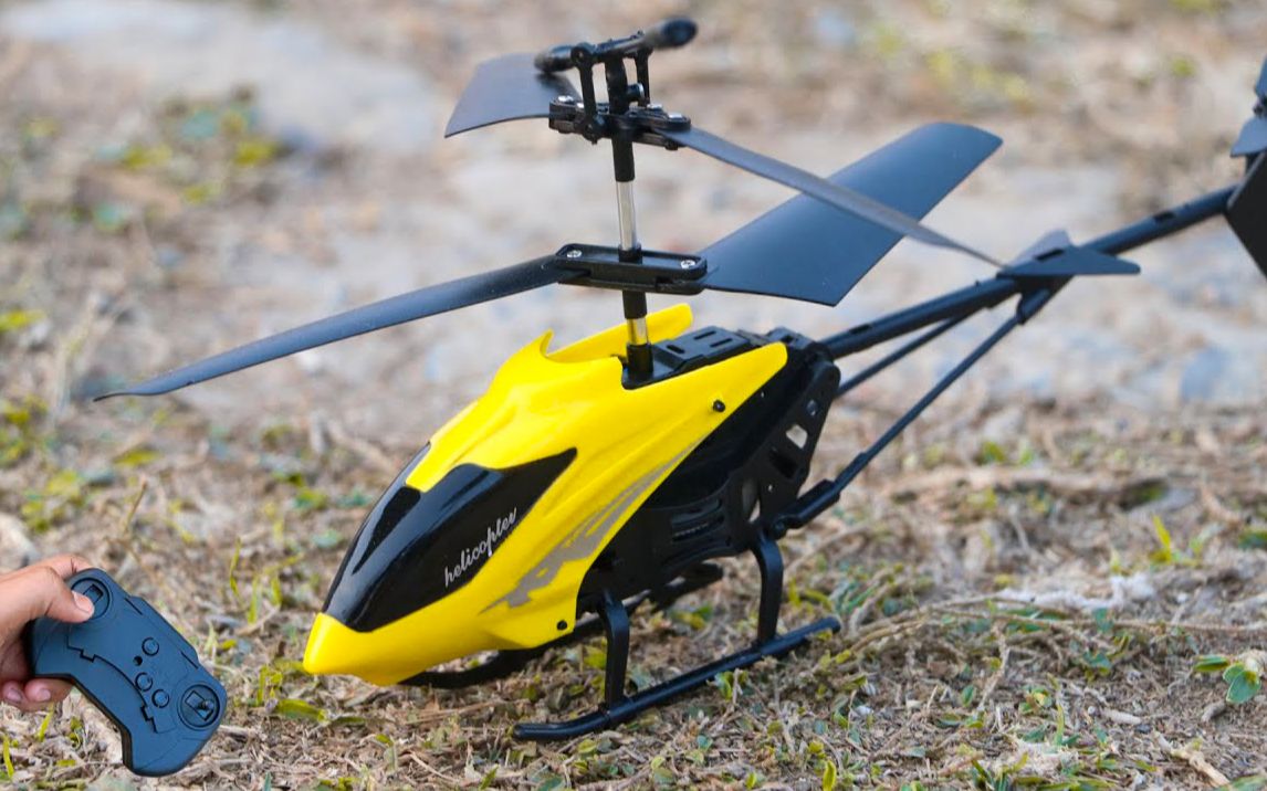 活动  黄色迷你2.4hz遥控直升机开箱测评