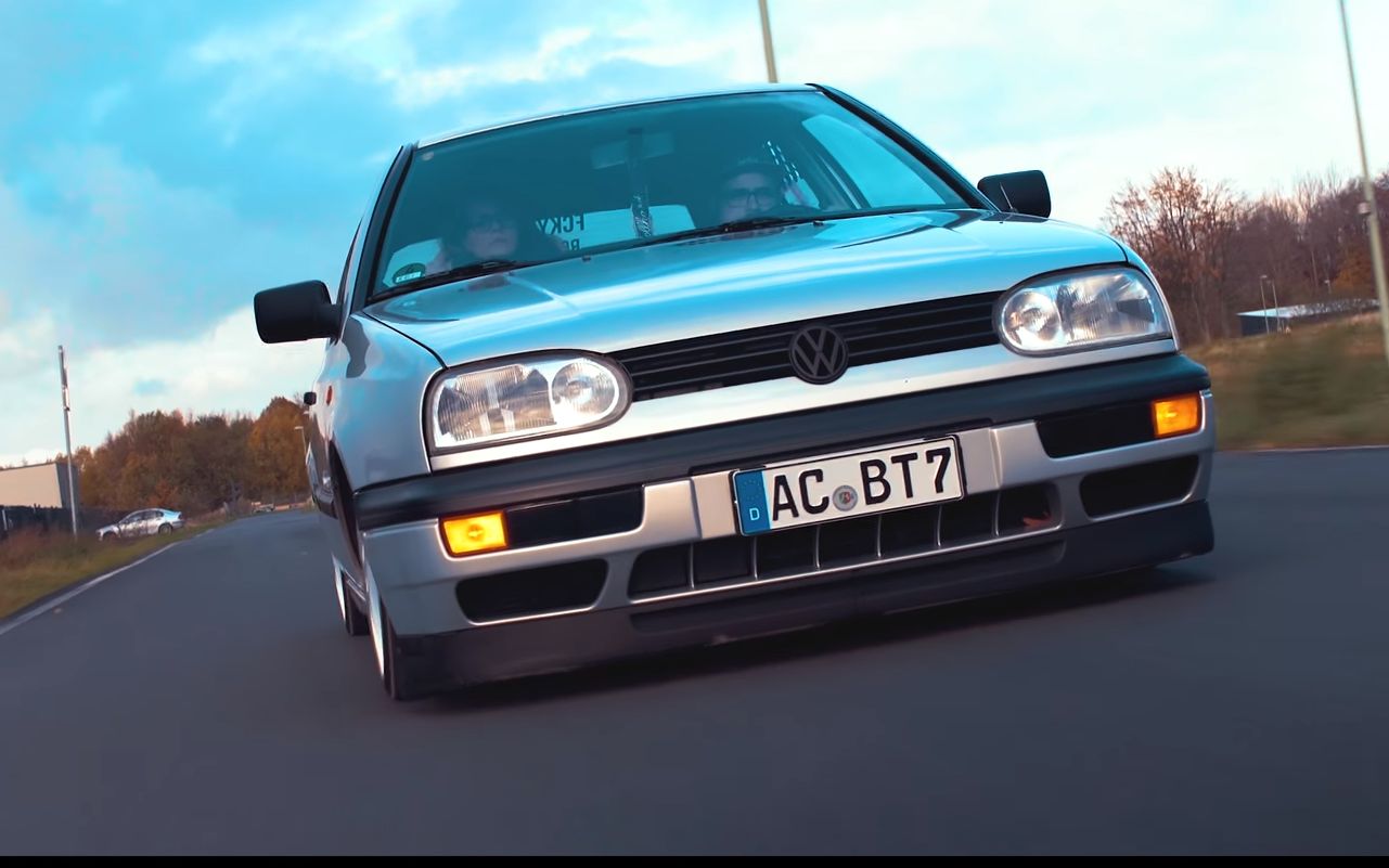 复古的调调,经典的味道! 三代大众高尔夫 老车情怀 rolling shot - 4k