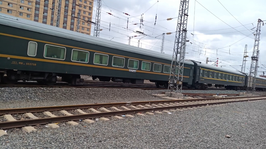 t243进入长春站,附带两节bsp_哔哩哔哩_bilibili