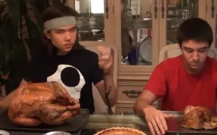 Download Video: 【Matt stonie】兄弟俩组队吃鸡！弟弟意犹未尽，哥哥吃到怀疑人生！