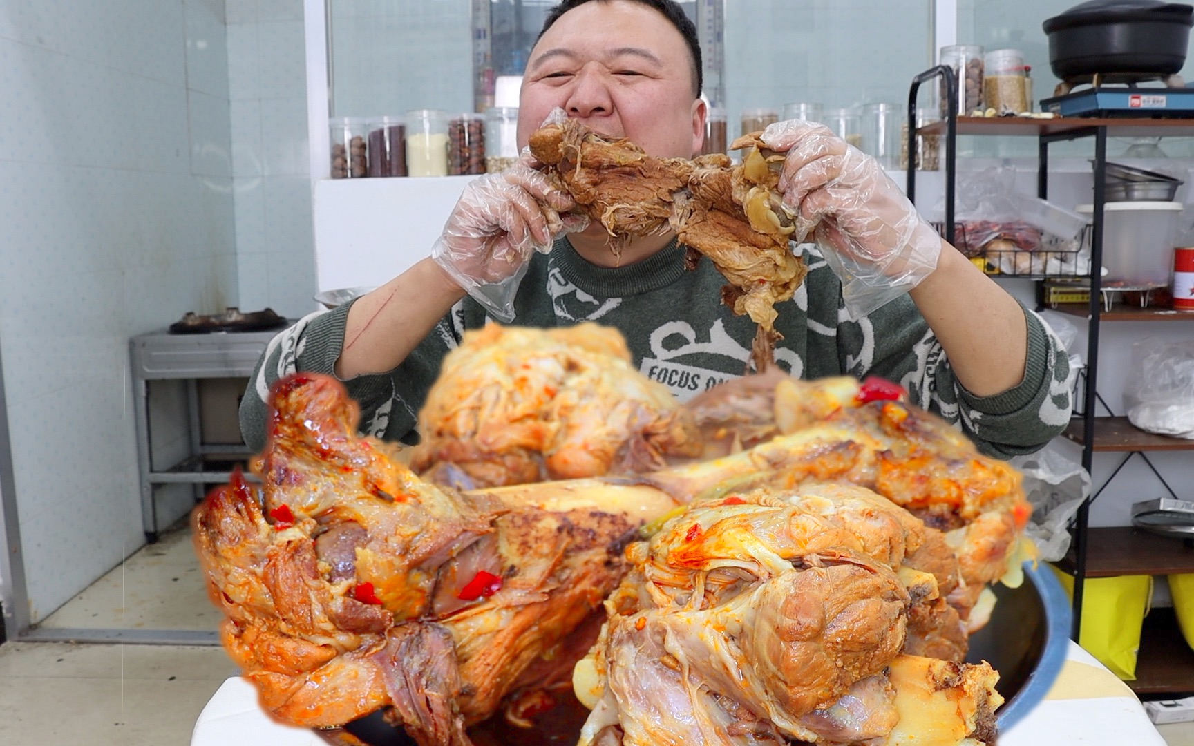 市场上买点棒骨,简单做农家炖棒骨,肉质软烂入味,抱着啃超过瘾哔哩哔哩bilibili