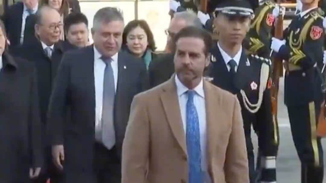 现场视频丨乌拉圭总统抵达北京.