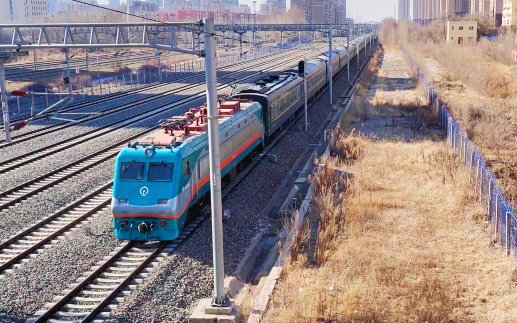 [中国铁路]沈局辽段原版青蛙ss9 0036牵引t301/4通过皇姑屯跨线桥