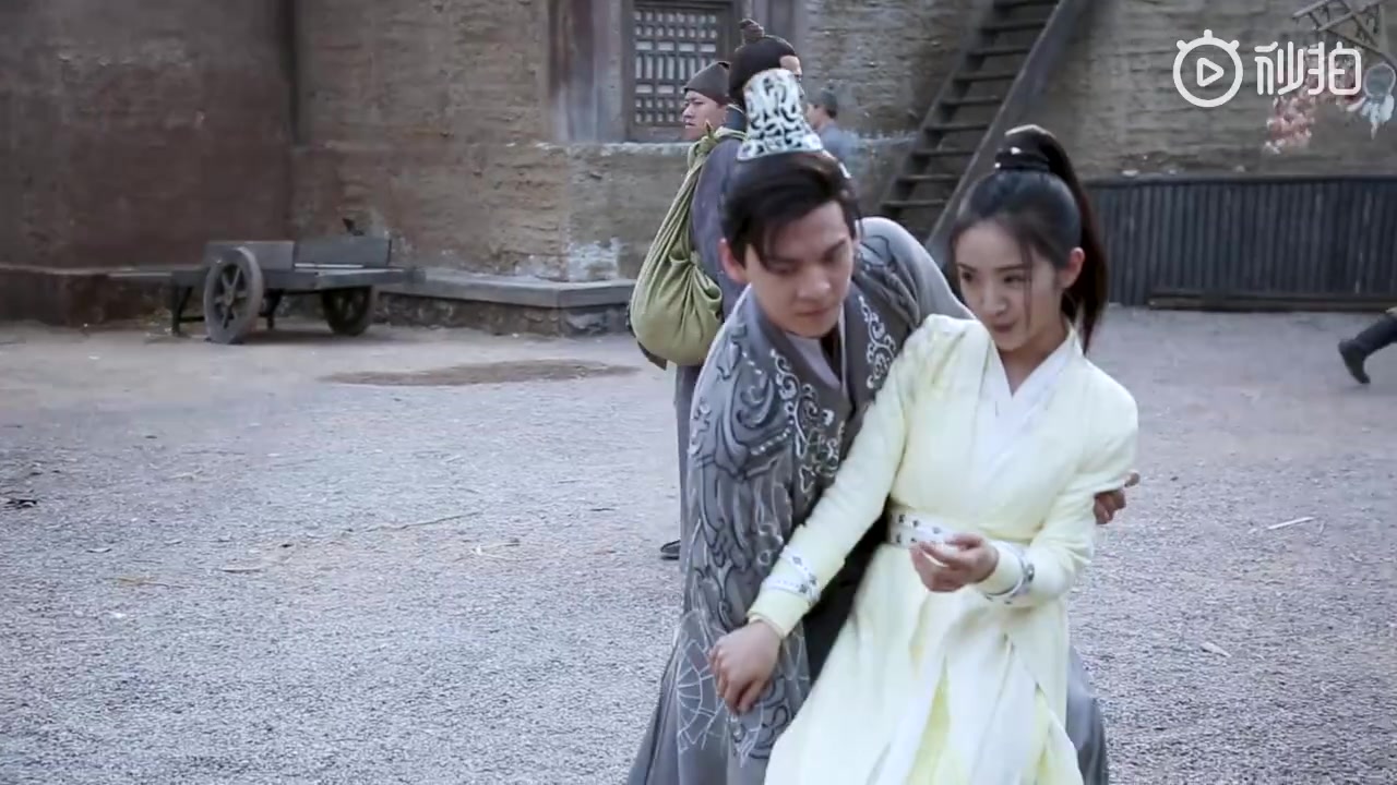 【林依晨】[2019-03-04]小女花不弃拍摄花絮-不弃一点都不重_哔哩哔哩